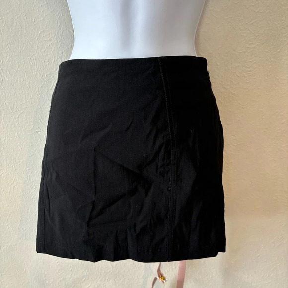 NISHA

BLACK SCULPTING‎ MINI SKIRT - Picture 4 of 6